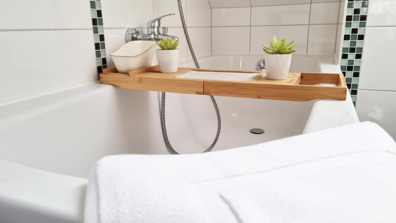 Wohnung Famous, 100Qm, Klima, Loggia, 24H Checkin, Bis 5 Personen Брауншвейг Екстер'єр фото